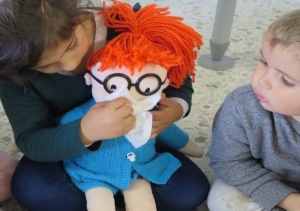 Aprender a lavarse las manos y a sonarse los mocos con el método Montessori